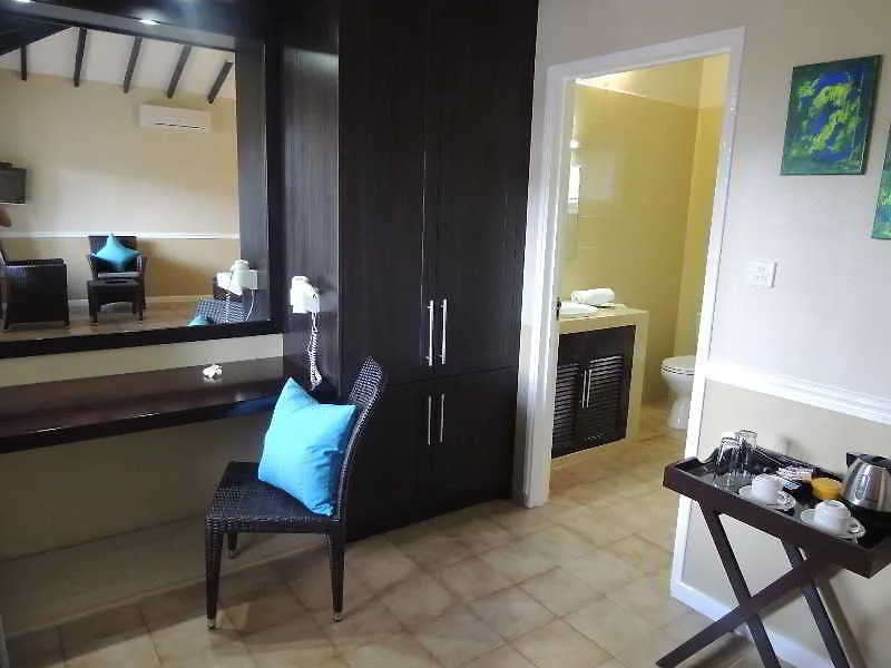 ***  Hotel La Roussette Anse aux Pins Seychelles