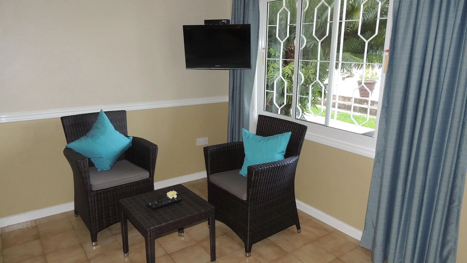 Hotel La Roussette Anse aux Pins 3*,  Seychelles