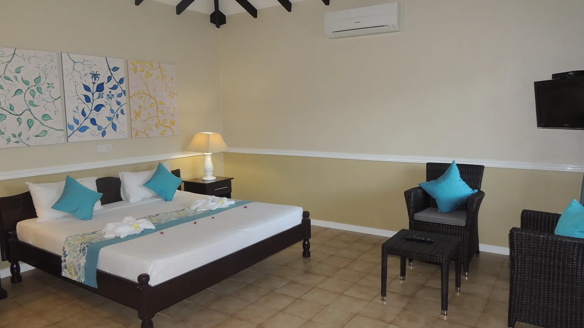 ***  Hotel La Roussette Anse aux Pins Seychelles
