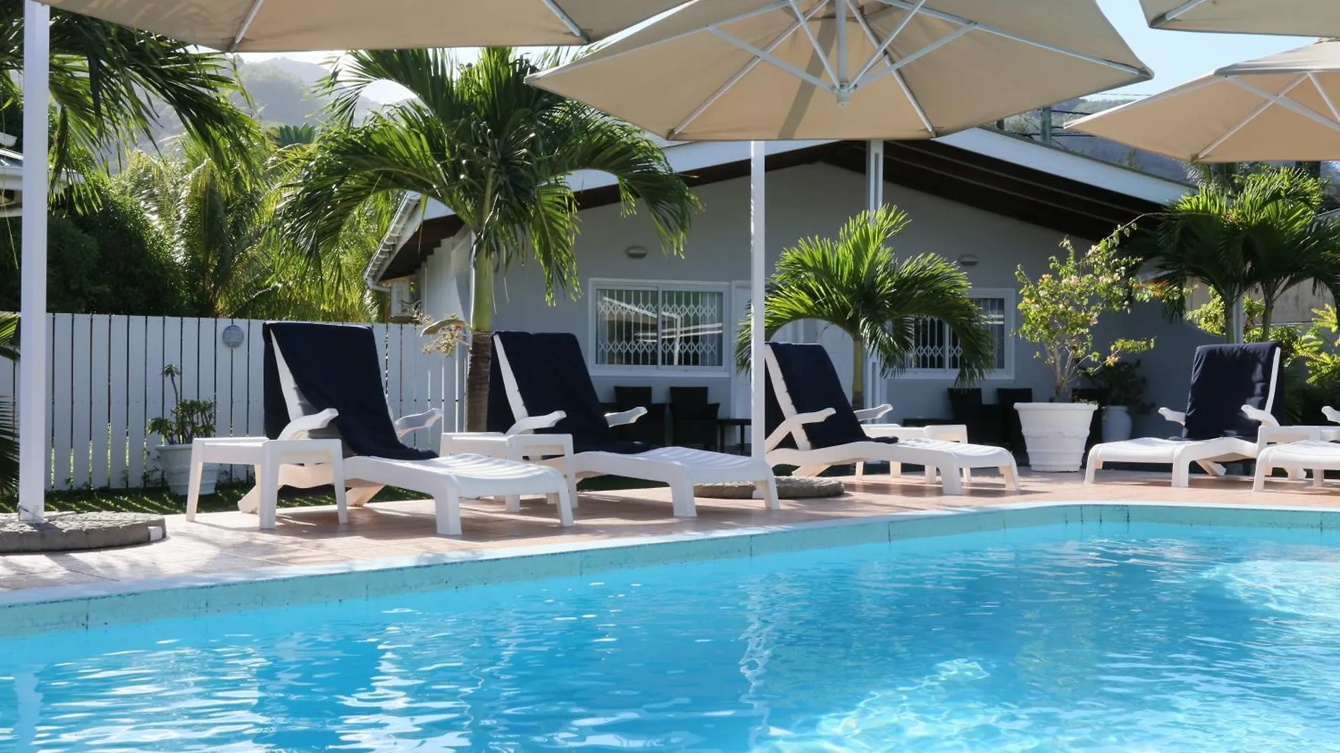 Hotel La Roussette Anse aux Pins